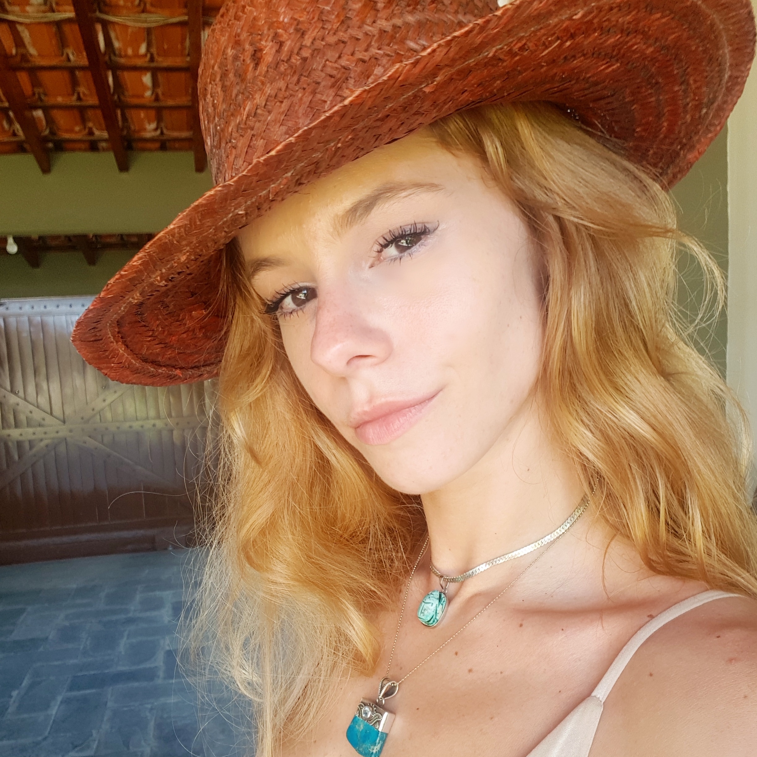 Larissa Montagner Loverro